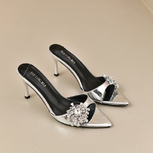 Damen Glamouröse Slingback-Pumps mit funkelndem Schmuckdetail EB