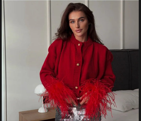 Damen Luxus Strickjacke mit federbesetzten Ärmeln EB