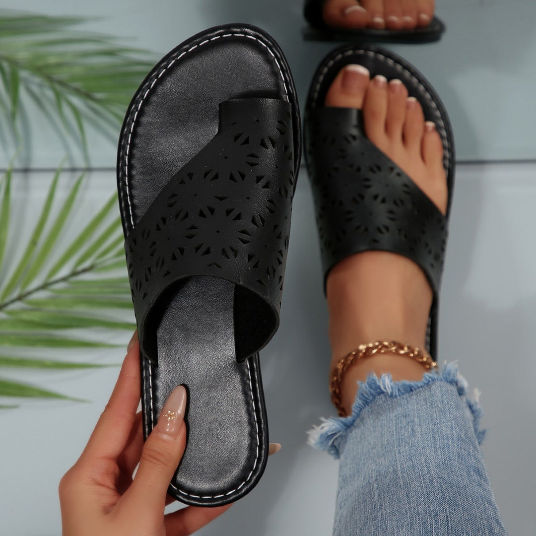 Damen Offene Sandalen mit feinem Cut-Out Design und gepolstertem Fußbett EB