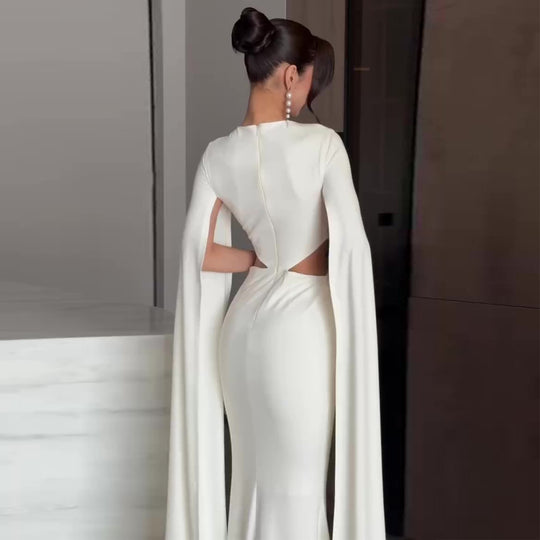 Damen Elegantes Abendkleid mit innovativem Cut-Out und dramatischem Cape EB