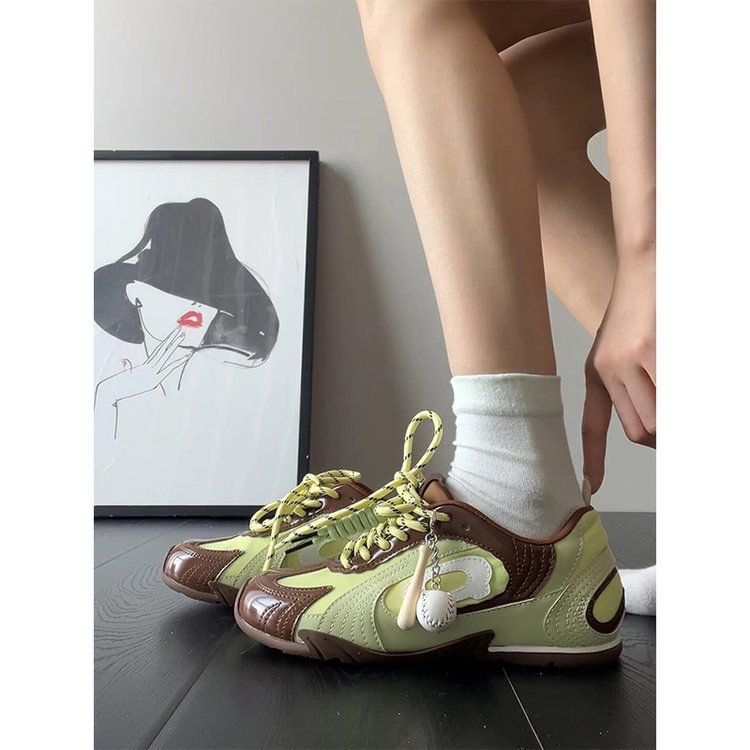Damen sportliche Sneakers mit innovativem dämpfenden Sohlenprofil EB