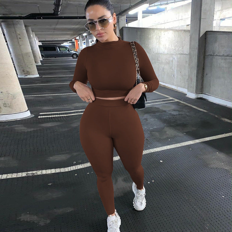 Damen Sportliches Set mit hochgeschlossenem Oberteil und enganliegenden Leggings EB