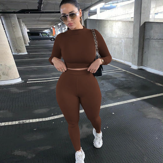 Damen Sportliches Set mit hochgeschlossenem Oberteil und enganliegenden Leggings EB