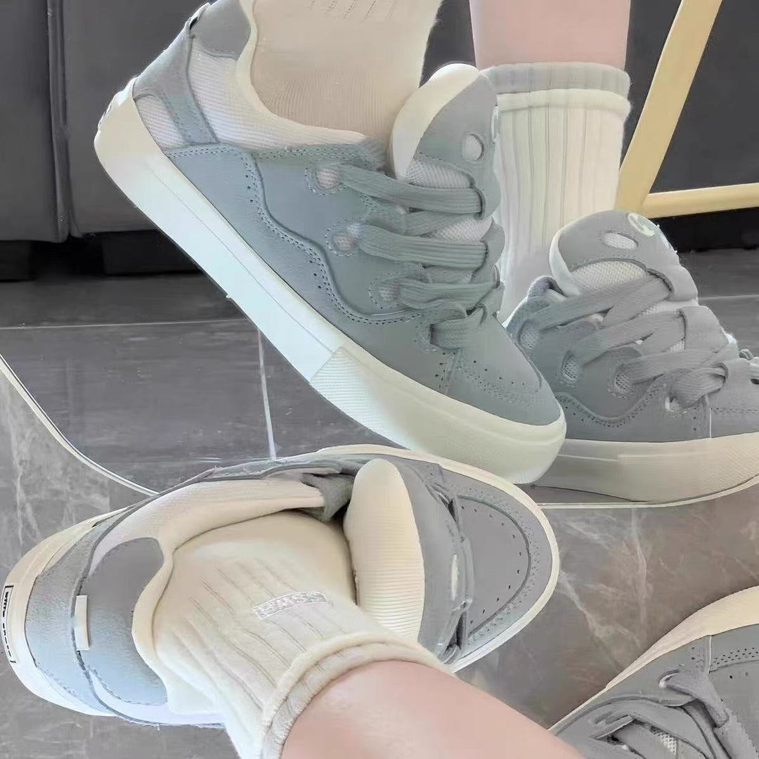 Damen Sneakers mit einzigartigem Schnürsystem und weicher Sohlenkonstruktion EB