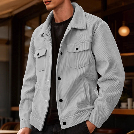 Herren nan Cordjacke im klassischen Arbeiterjacken-Schnitt mit Druckknöpfen und Brusttaschen EB