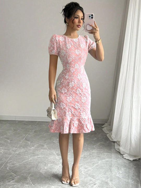 Damen Elegantes Blumenkleid mit Rüschensaum EB