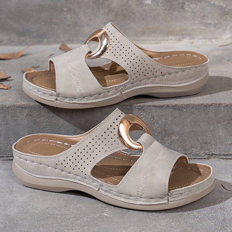 Damen Komfortable Clogs mit modischen Perforationen und geschmücktem Riemen EB