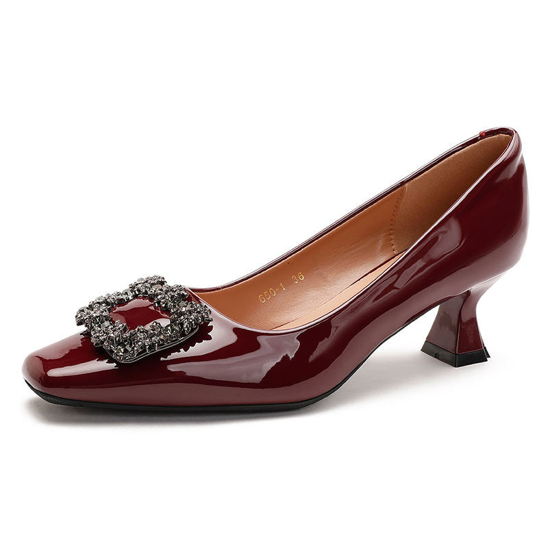 Damen elegante Pumps mit luxuriösem Schmuckdetail und komfortablem Blockabsatz EB