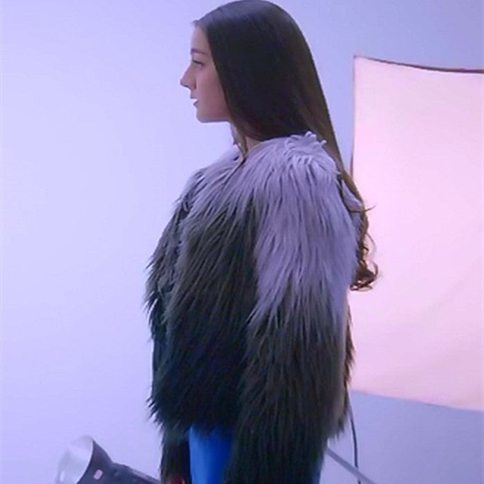 Damen Luxuriöse Kunstpelzjacke mit Statement-Kragen EB