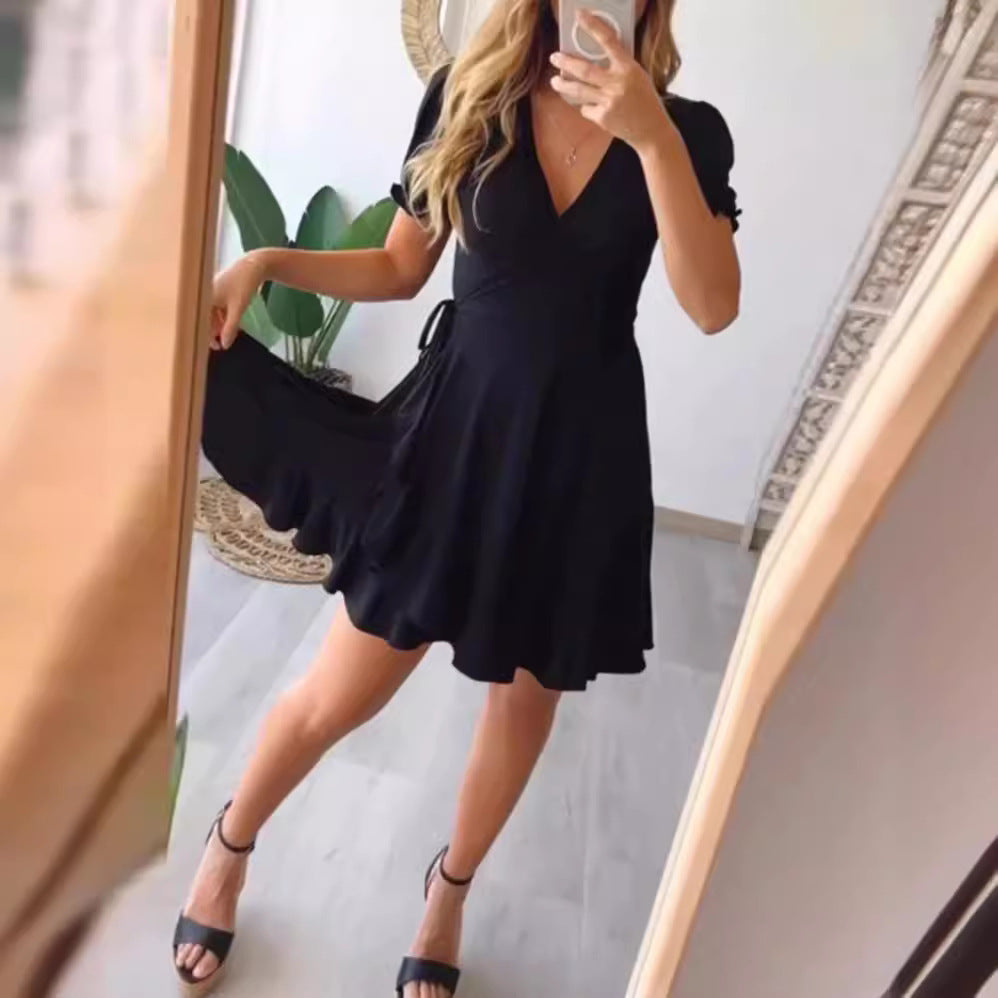 Damen Wickelkleid mit voluminösen Ärmeln und frischem Saum Heidi-Mode