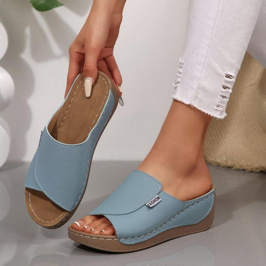 Damen Clogs mit modernem Kreuzriemen und rutschfester Sohle EB