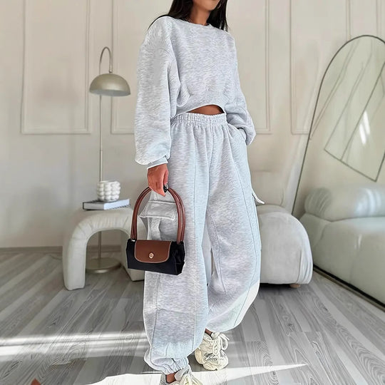 Damen Loungewear-Set mit kurzgeschnittenem Sweatshirt und weitem Cargo-Jogger mit elastischem Bund EB