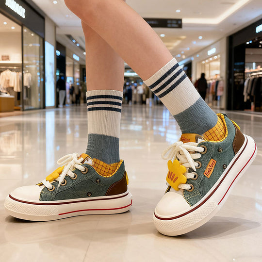 Damen Sportliche Sneaker mit buntem Denim-Obermaterial und praktischen Schnürdetails EB