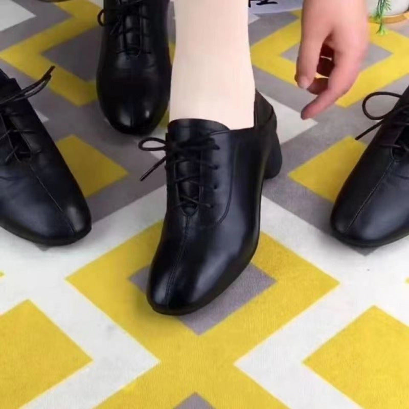 Damen Elegante Schnürschuhe mit erstklassiger Lederverarbeitung und modischem Design EB