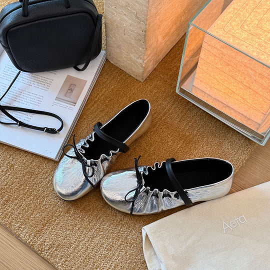 Damen Ballerinas mit elastischem Riemen und metallischem Glanz EB