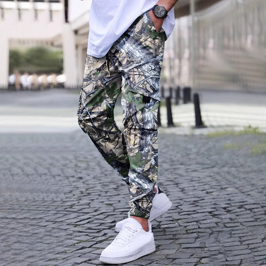 Herren Cargohose im angesagten Camouflage-Design mit elastischem Bund und praktischen Taschen EB