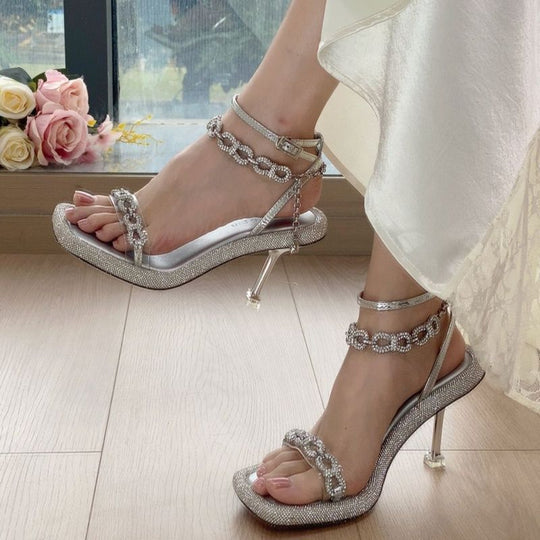 Damen elegante Sandalen mit funkelnden Strassakzenten und bequemen Absatz EB