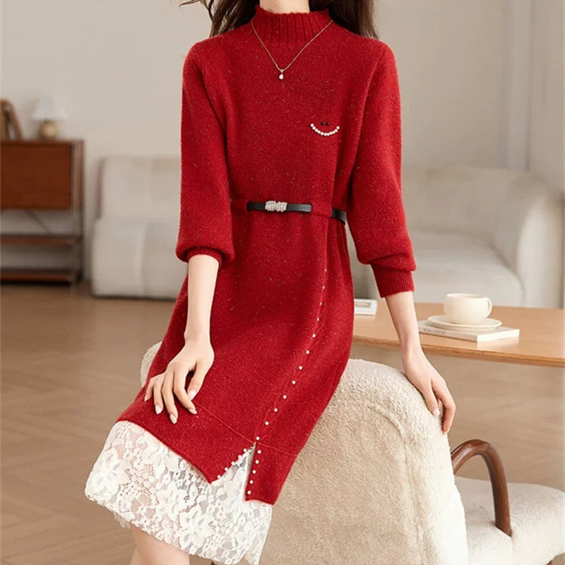 Damen Strickkleid mit dekorativen Knopfdetails und Spitze EB