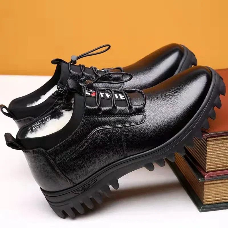 Damen Winterstiefel mit isolierter Innensohle und rutschfester Profilsohle EB