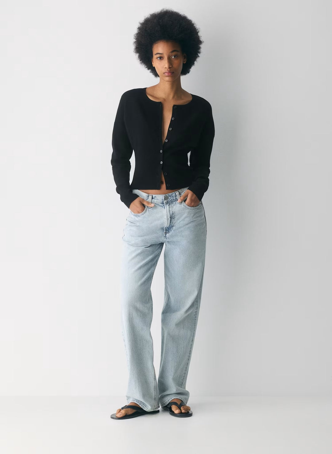 Damen Cropped Strickjacke mit Knopfleiste und Rippstrick EB