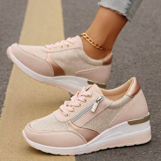 Damen  stylische Plateausneaker mit seitlichem Reißverschluss gepolstertem Komfortfußbett und dekorativen Metallic-Overlays EB