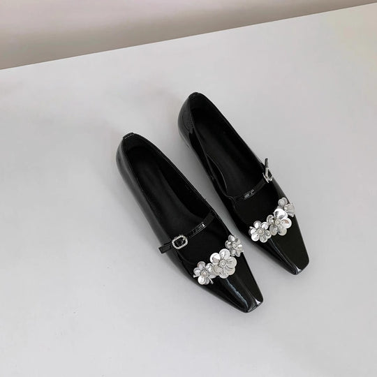 Damen Ballerinas mit floralen Applikationen und glanzvoller Oberfläche EB