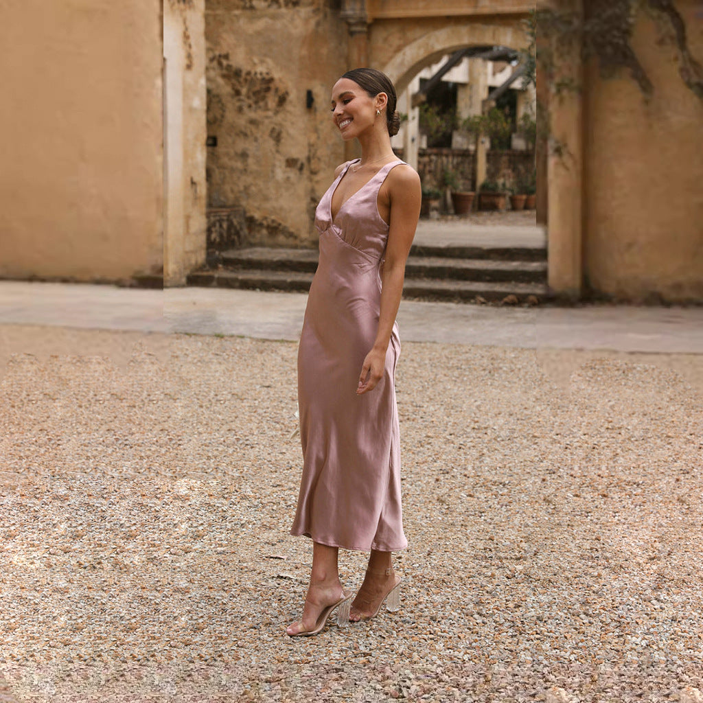 Damen Maxikleid mit luxuriösem Satinfinish und verstellbaren Spaghettiträgern EB