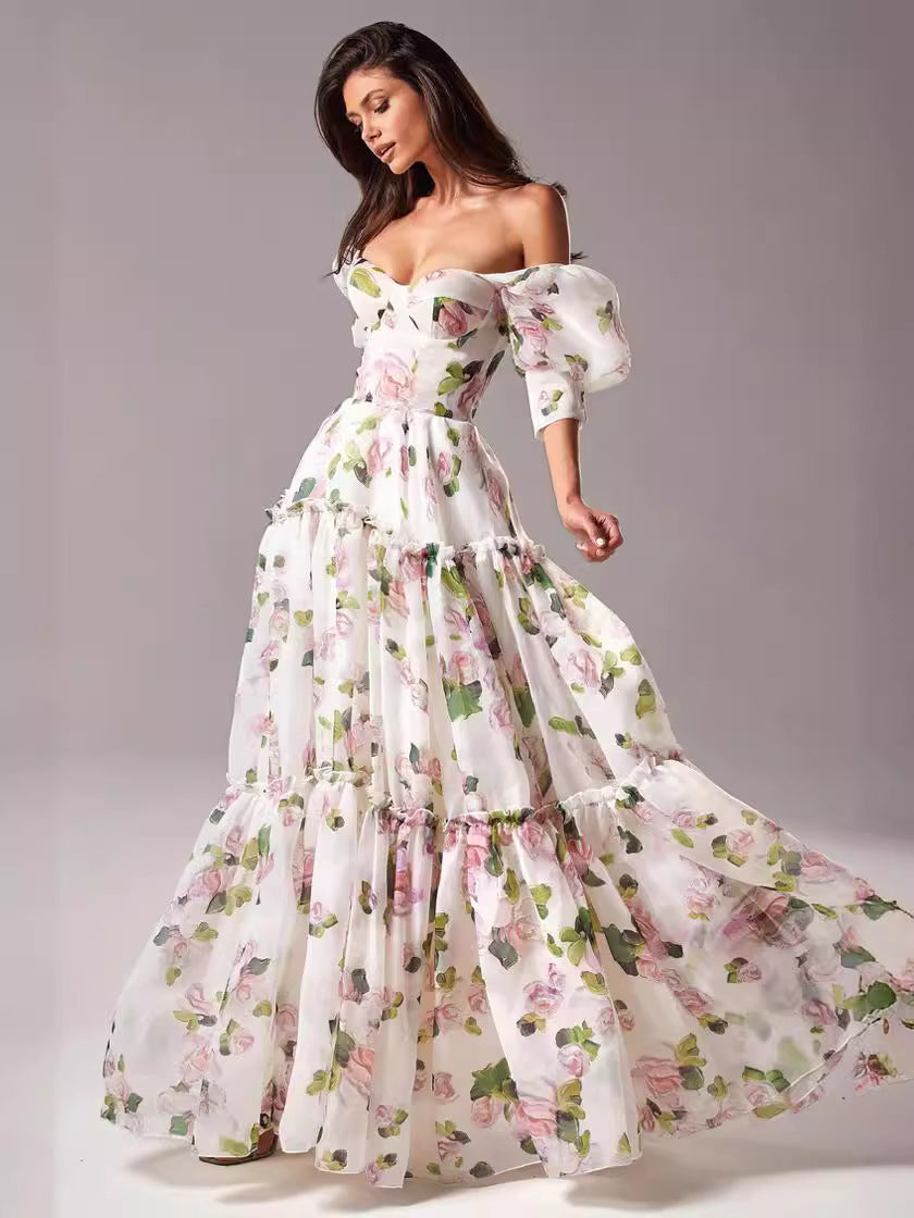 Damen Elegantes Maxikleid mit schulterfreien Rüschenärmeln und floralen Akzenten EB