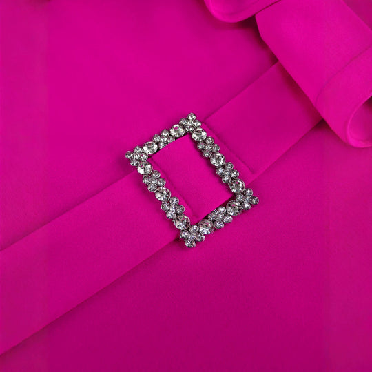 DamenElegantes Abendkleid mit asymmetrischem Rüschenbereich und Taillengürtel EB