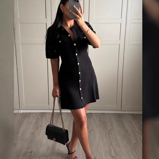 Damen Strickkleid mit kurzen Ärmeln und Knopfleiste EB