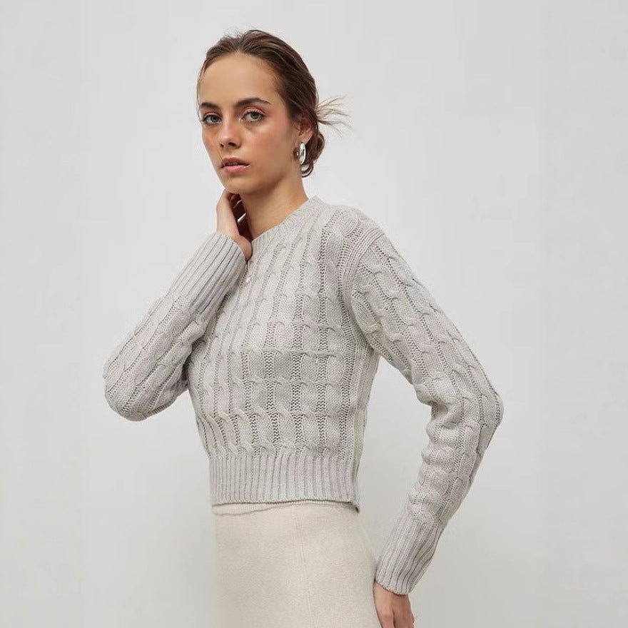 Damen Kurzgeschnittener Zopfstrick-Pullover mit Rundhalsausschnitt und Rippbündchen EB
