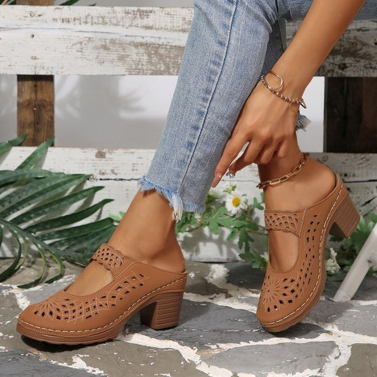 Damen Komfortable Plateausandalen mit offenem Zehenbereich und dekorativem Schnitt EB