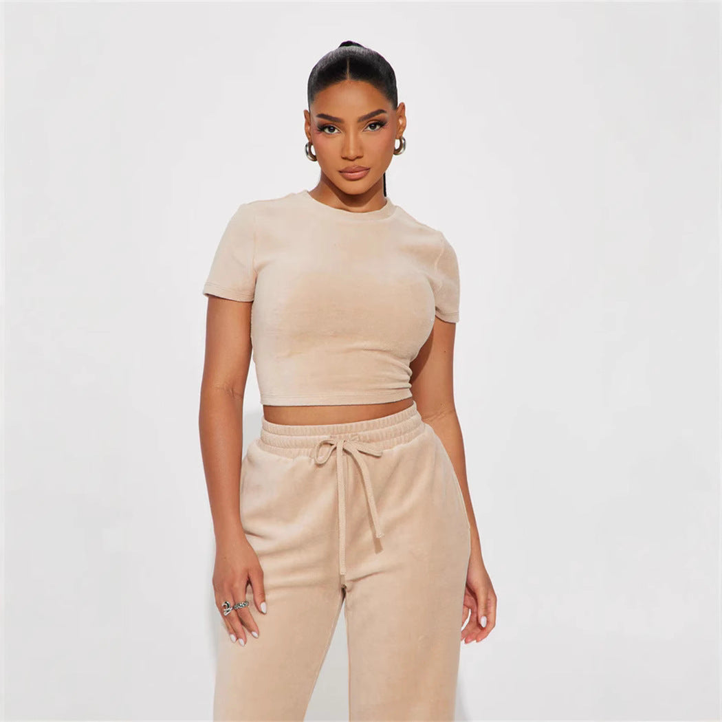Damen Velours-Hausanzug mit bauchfreiem Shirt und weit geschnittener taillenhoher Jogginghose EB