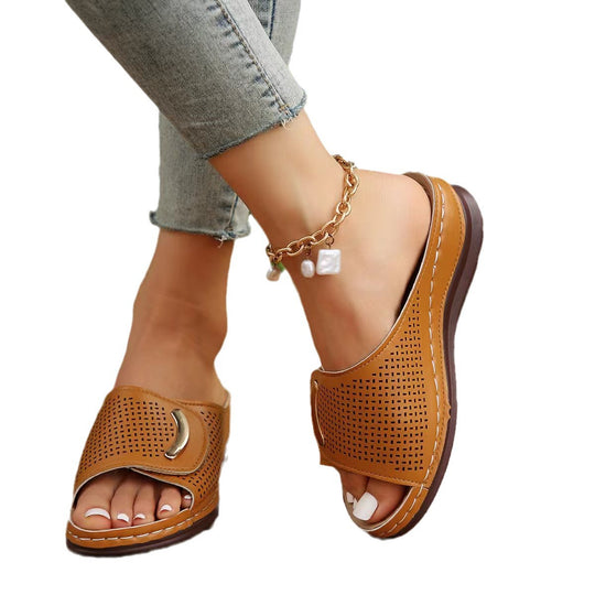 Damen Komfortable Wedge-Pantoletten mit atemberaubendem Lochmusterdetail EB