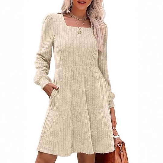 Damen Gestricktes A‑Linien‑Minikleid mit quadratischem Ausschnitt, Stufenrock und Eingrifftaschen EB