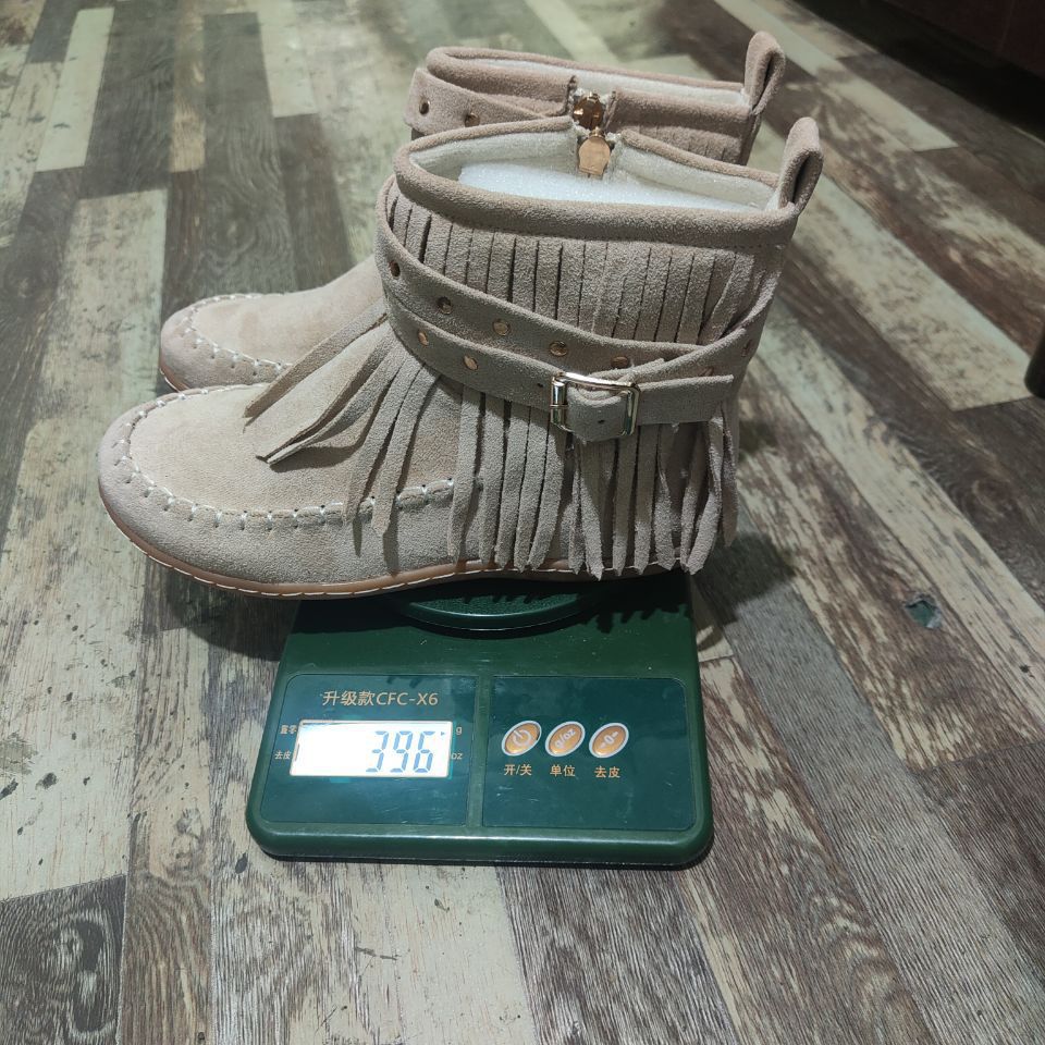 Damen nan Fransen-Ankleboot im Mokassinstil mit Ziernieten, Schnallenriemen und seitlichem Reißverschluss EB