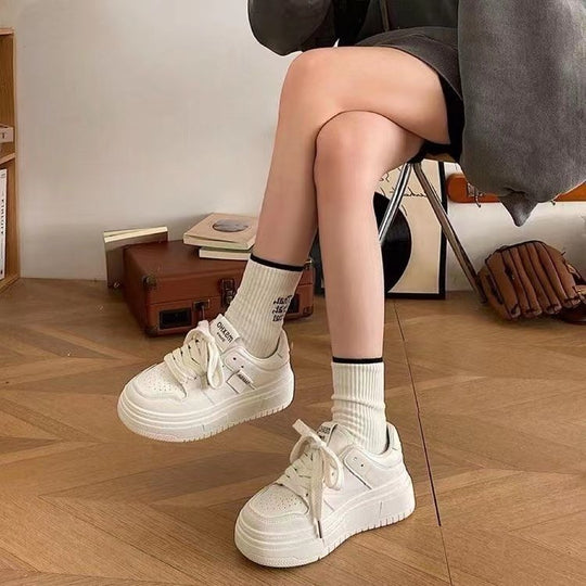 Damen Plattform Sneakers mit sportlichem Design und dämpfender Sohle EB