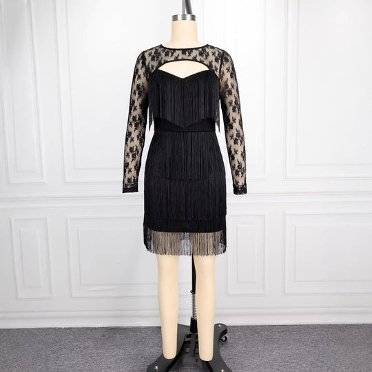 Damen Figurnahes Kleid mit fransigen Details und transparenten Spitzenärmeln EB