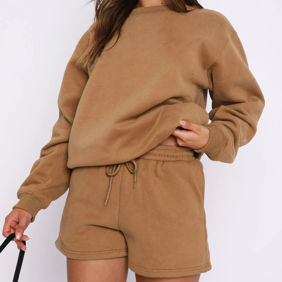 Damen Oversize-Lounge-Set mit French-Terry Sweatshirt, Rundhals und lockeren Sweatshorts EB