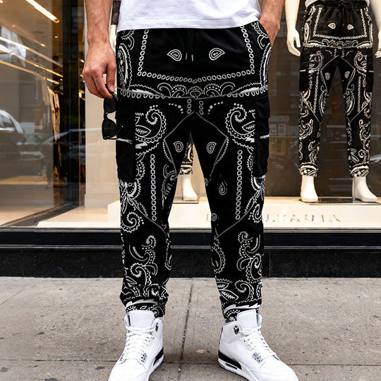 Herren Cargo-Jogginghose im Bandana-Print mit Cargo-Taschen & elastischem Bund EB