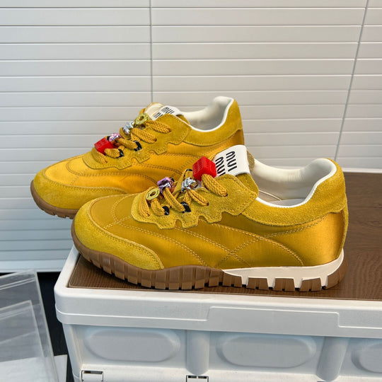 Damen modische Sneakers mit einzigartigem Schnürsystem und bequemem Fußbett EB