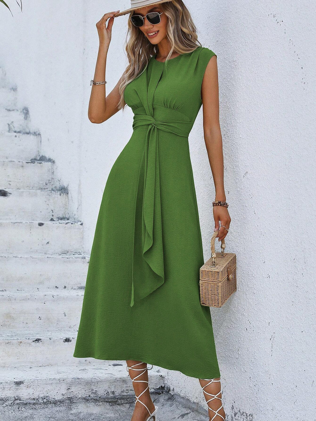 Damen Midikleid mit schlichter Eleganz und Taillengürtel EB