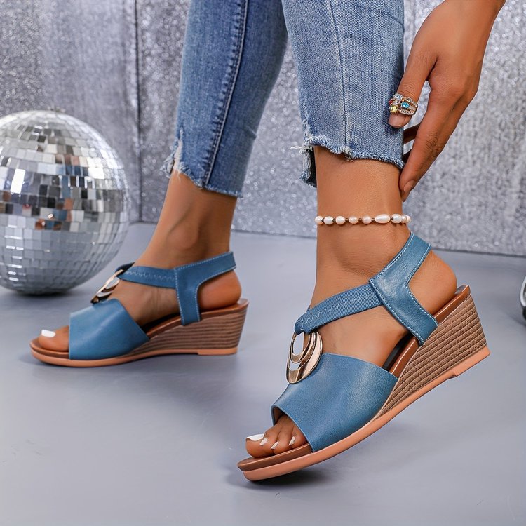 Damen Plattform-Sandalen mit einzigartigem Design EB