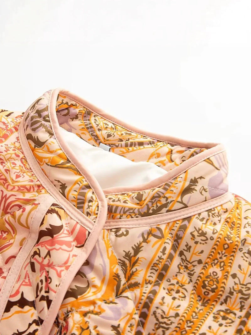 Damen gesteppte Jacke mit floralen Mustern und praktischen Taschen EB
