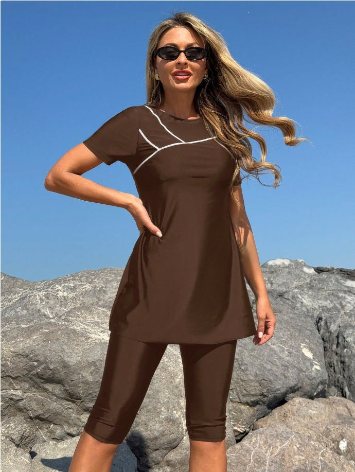 Damen Sportliches Badeset mit kurzem Oberteil und Leggings EB