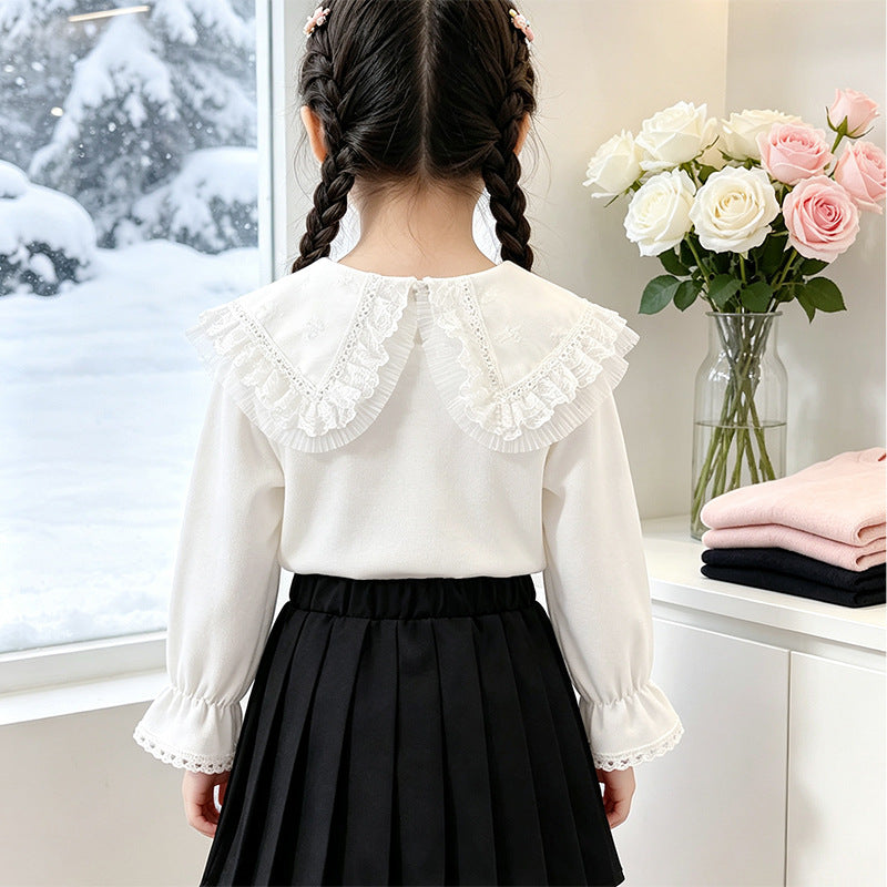 Mädchen Bluse mit romantischem Rüschensaum und feiner Stickerei EB