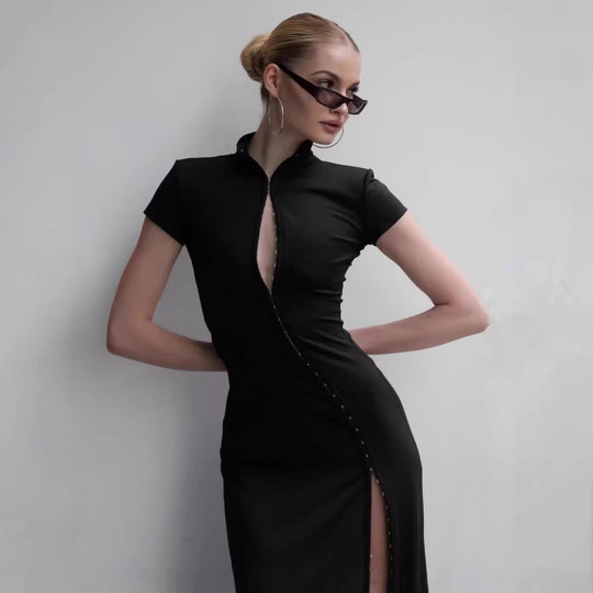 Damen Elegantes Maxikleid mit raffinierten Knopfdetails und seitlichem Schlitz EB