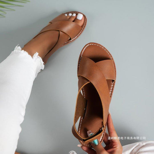 Damen Riemchen-Sandalen mit eleganten Kreuzriemen und modischem Schmuckdetail EB