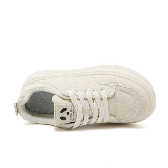 Damen Sportliche Sneaker mit modernem Schnitt und dämpfender Sohle EB