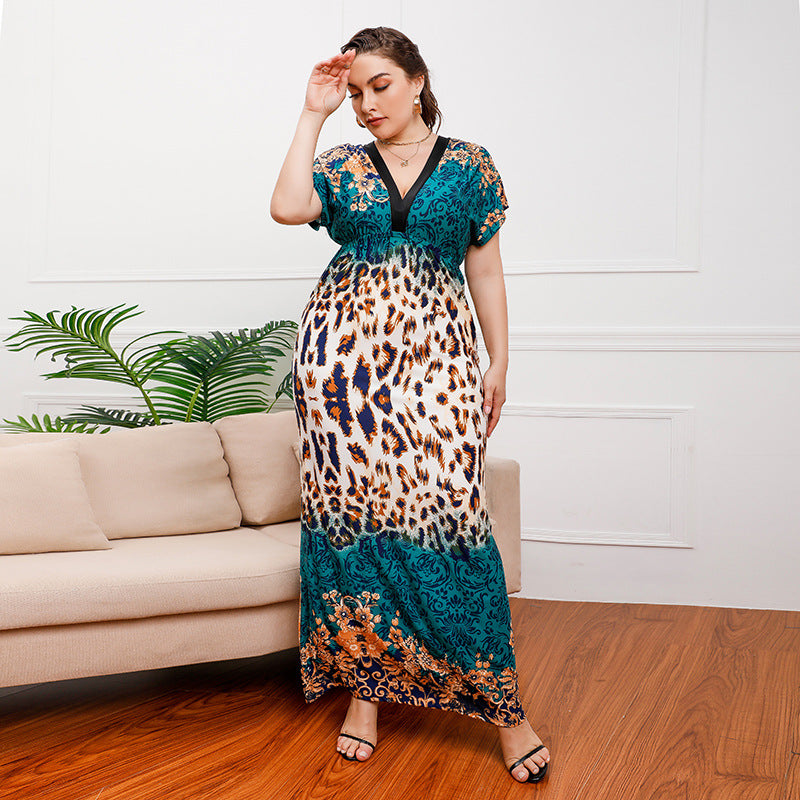Damen Maxikleid mit elegantem Tierdruck und fließendem Schnitt EB